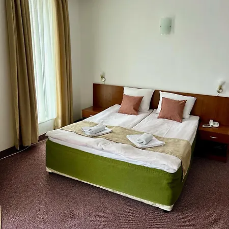 Elit 3* デヴィン