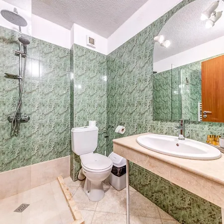 Elit Hotel 3*